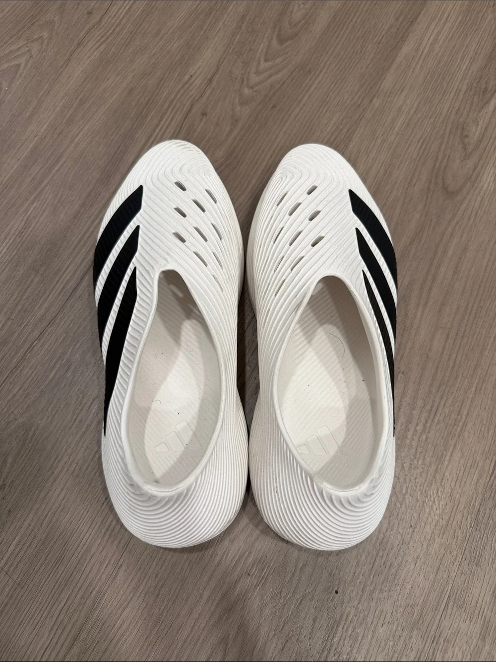 Adidas Purechill slides men’s 9